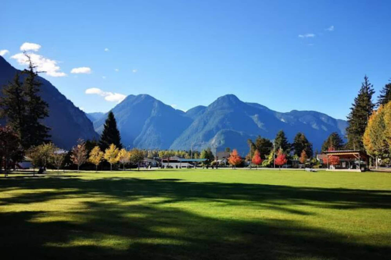 Others 4, Modern 4BR Penthouse With Lake Views, Fraser Valley