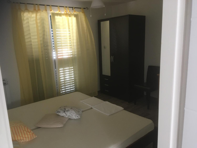 Bedroom 2, Anamarija's Apartments, Korčula