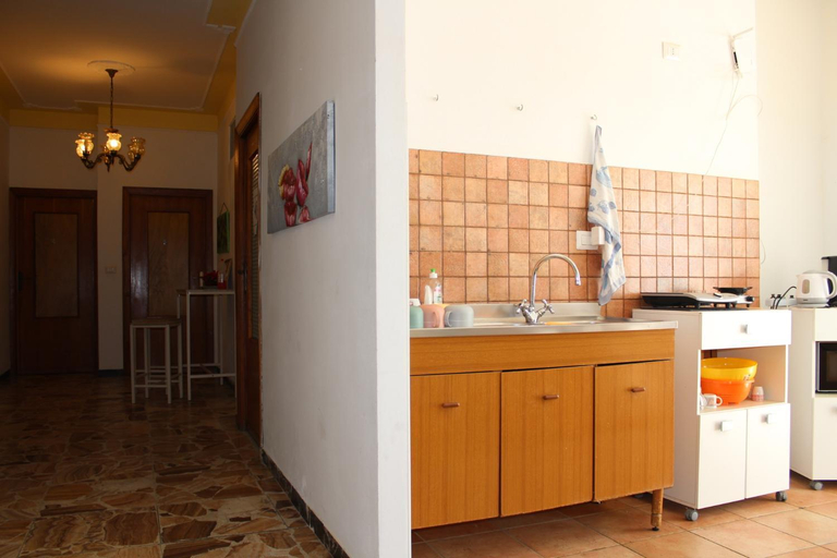 Others 5, Alghero Budget 4u, Sassari