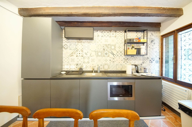 Private kitchen 4, Dolcevita Apartments N. 495, Venezia