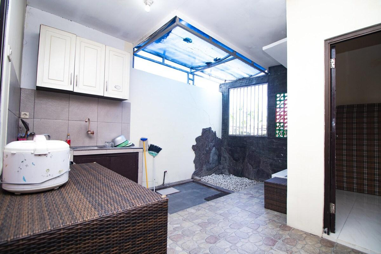 Others 1, Villa D&D by Sans Villa, Malang