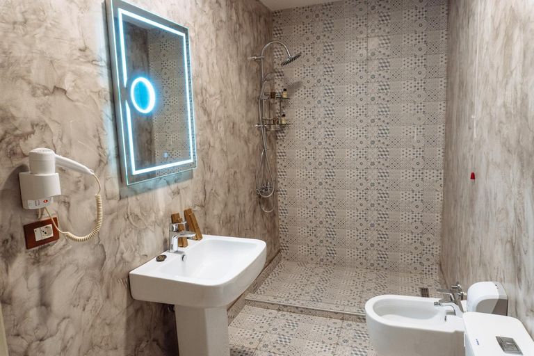 Bathroom 3, Casta Diva Boutique Hotel, Korçës