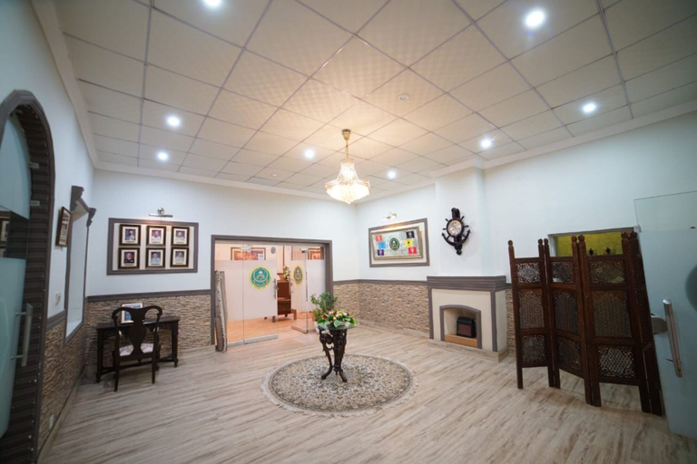 Others 5, Sapphire Hut MCM, Rawalpindi