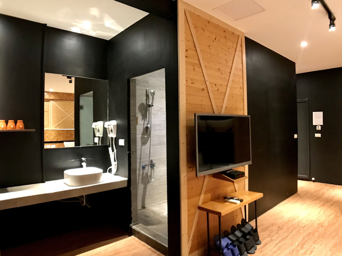 Bathroom 3, Martin Wales Hotel Kenting, Pingtung