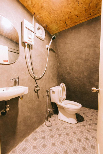 Bathroom 3, หัวน้ำฮิลล์huanamhill, Pua