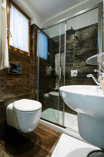 Bathroom 3, Il Covo B&B, Rome