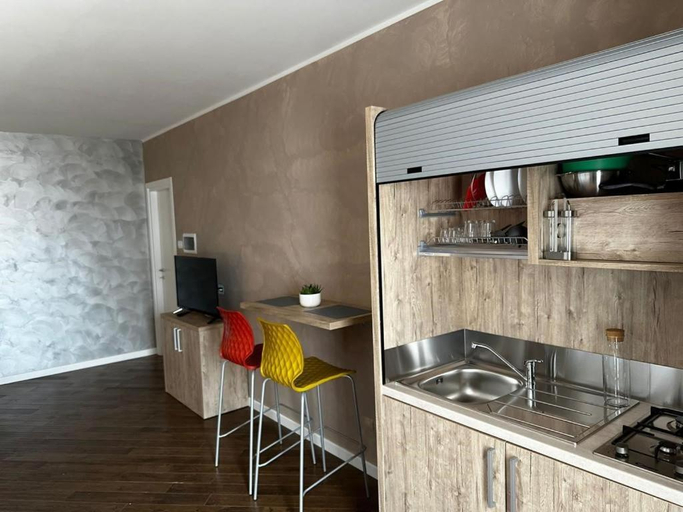 Others 3, Casa Catone (affitta camere), Rome