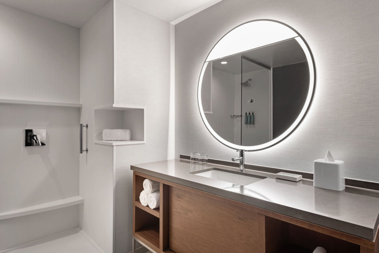 Bathroom 4, Courtyard by Marriott Marina del Rey, Los Angeles