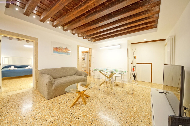 Others 2, DolceVita Apartments N. 479, Venezia