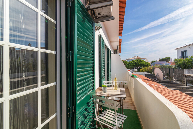 Others 4, Faro Airport Flat 4 by Homing, Faro