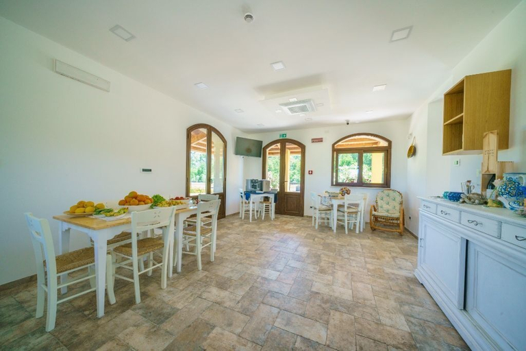 Others 4, MINISSALE FARMHOUSE, Catania