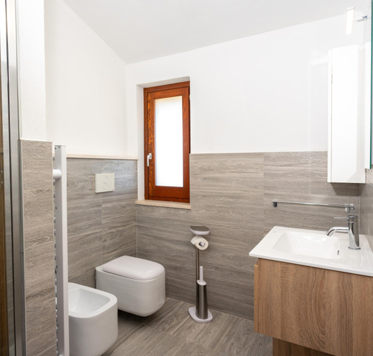 Bathroom 3, Ollu e Stentu, Cagliari