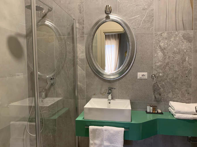 Bathroom 4, TaliaKa B & B, Messina