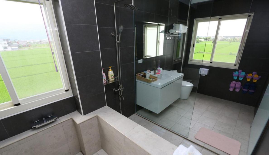 Bathroom 3, Wunan Zoo Family Homestay, Yilan