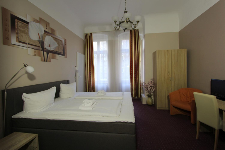 Others 2, City Hotel Gotland, Berlin