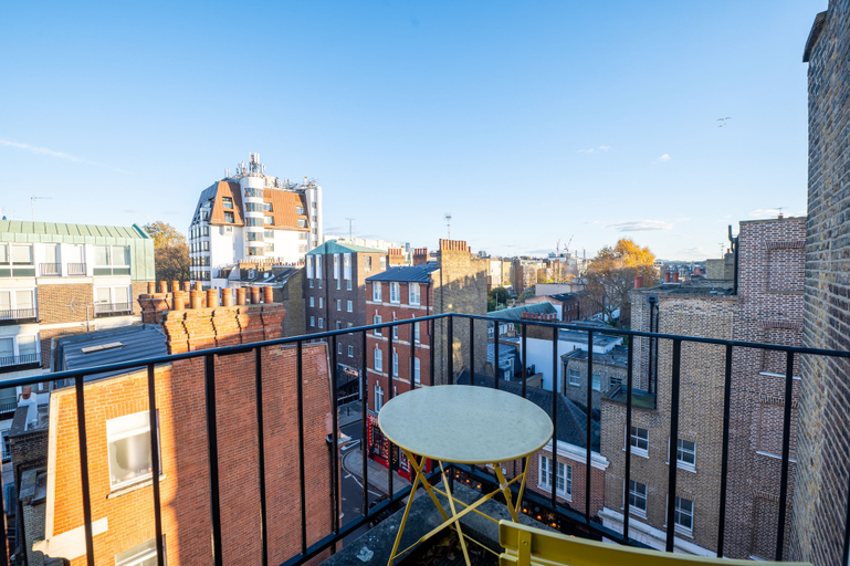 Others 5, Bright Belgravia Home by Underthedoormat, London