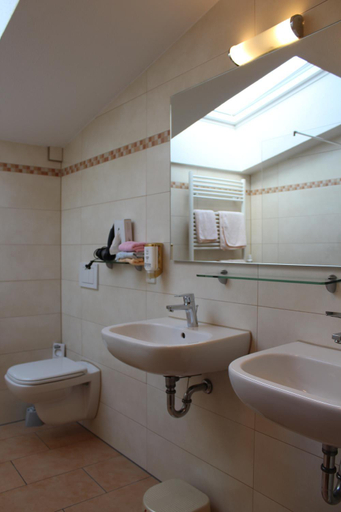 Bathroom, Hotel Waldeck mit Restaurant, Heilbronn