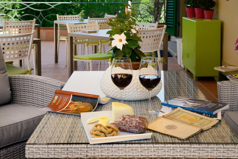 Food & Drinks 3, Villa Le Facezie B&B, Arezzo