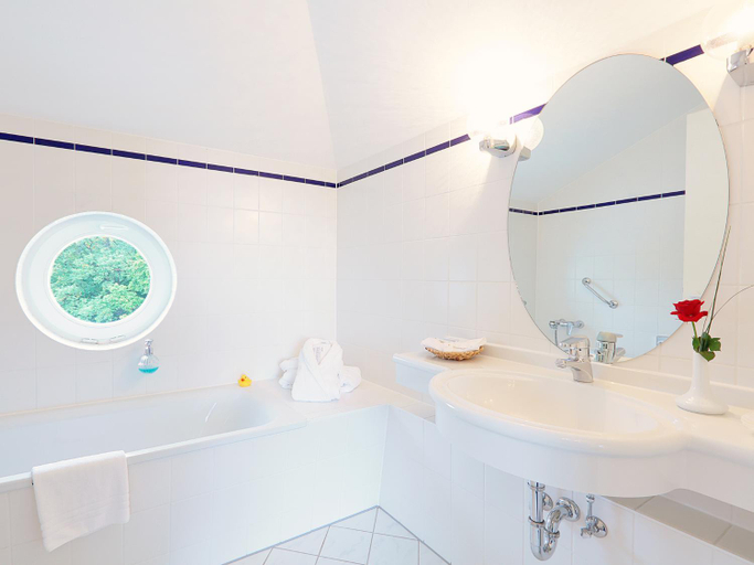 Bathroom 5, Inselhotel Potsdam, Potsdam