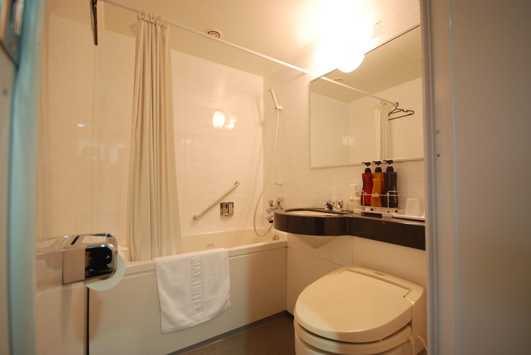 Bathroom 4, Kokusai Hotel Yamaguchi, Yamaguchi