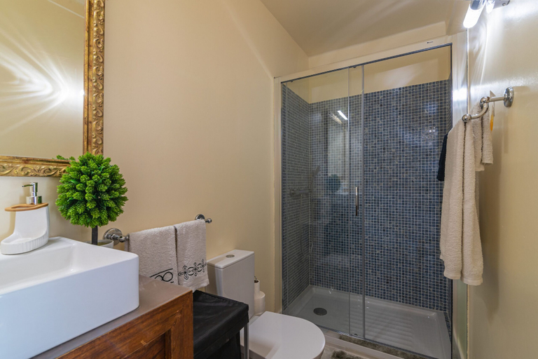 Bathroom 3, Faro Airport Flat 4 by Homing, Faro