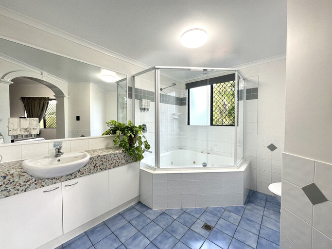 Bathroom 5, Mackay Resort Motel, Mackay - Pt A