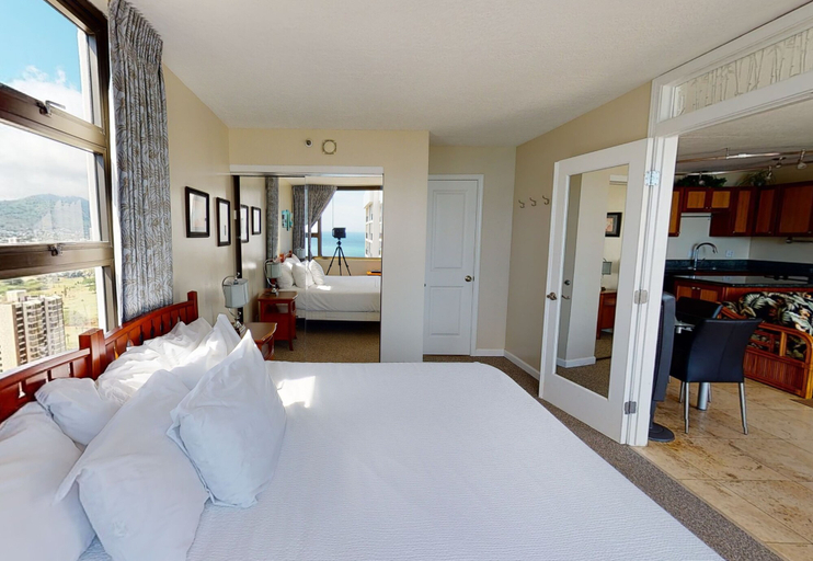 Bedroom 3, 36th Floor Deluxe Ocean View Condo with Free Parking & Wifi, Honolulu