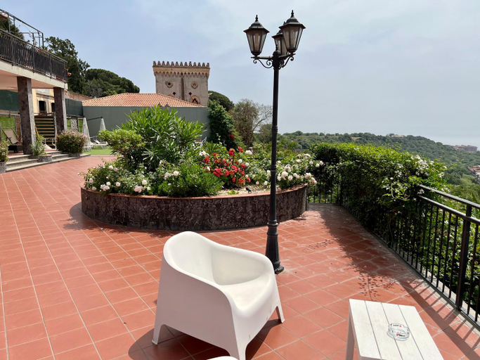 Others 5, Villa Leucatia, Catania