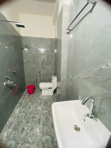 Bathroom 4, Kaziranga Inn, Golaghat