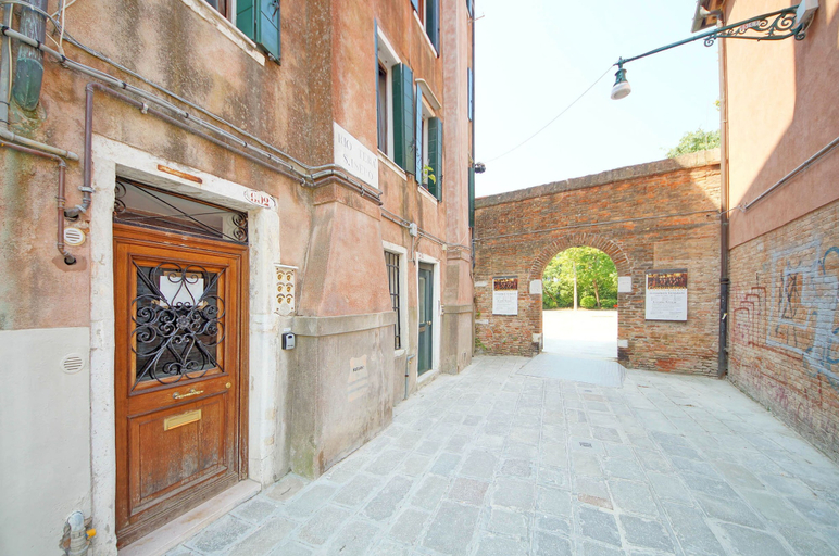 Front of property, DolceVita Apartments N. 491, Venezia