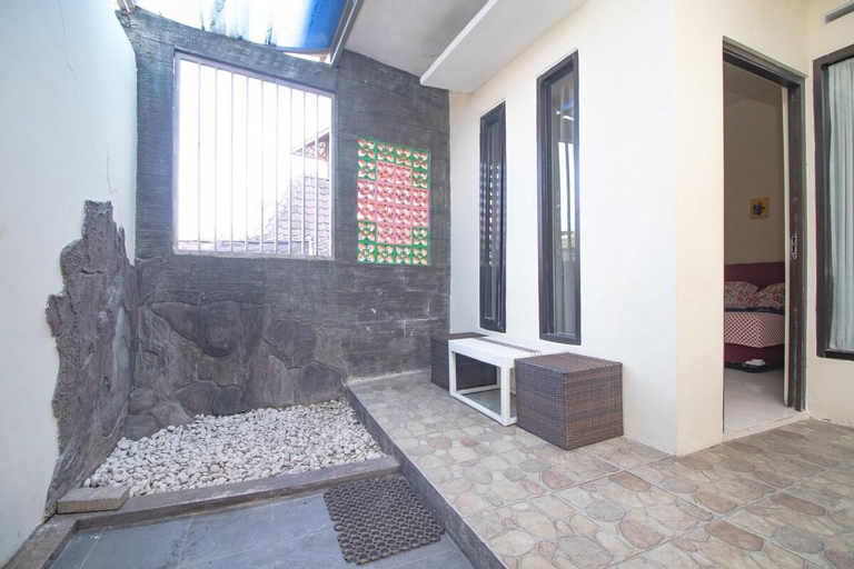 Others 5, Villa D&D by Sans Villa, Malang
