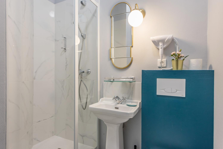 Bathroom 3, Apartments WS Saint-Lazare - Opera, Paris