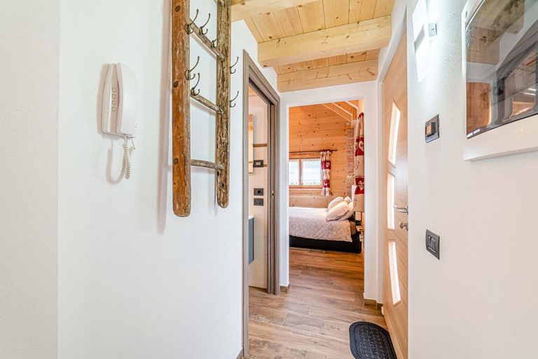 Bedroom 2, Blizzard apartments, Alpine chalet ski in ski out, Belluno