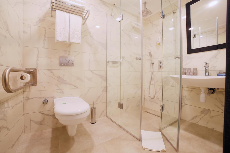 Bathroom 4, Sorriso Hotel Due, Fatih