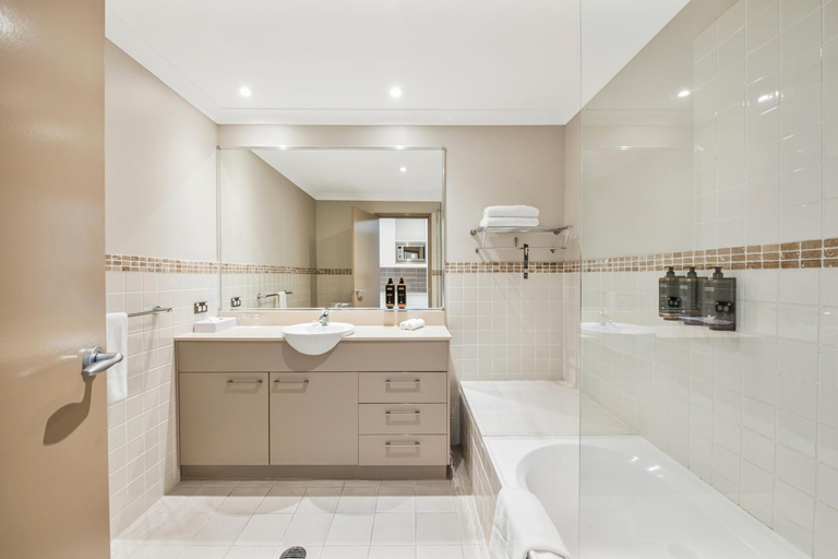 Bathroom 5, Mercure Kooindah Waters Central Coast, Wyong - South and West