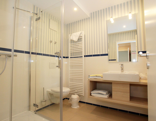 Bathroom 5, Hotel am Markt, Mecklenburgische Seenplatte