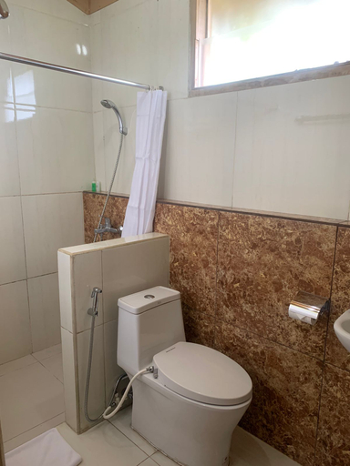Bathroom 5, Langit Teduh Resto and Resort, Bogor