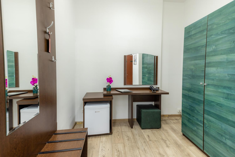Others 3, Hotel Sir Lujerului, Municipiul Bucuresti