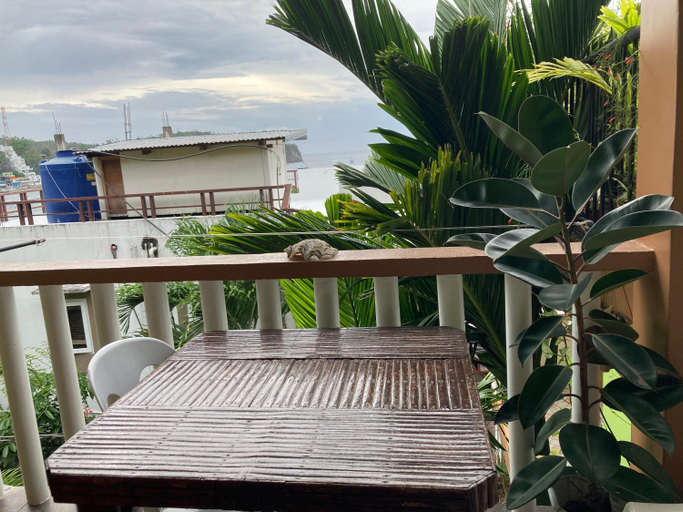 Others 4, Reynaldo's Upstairs, Puerto Galera