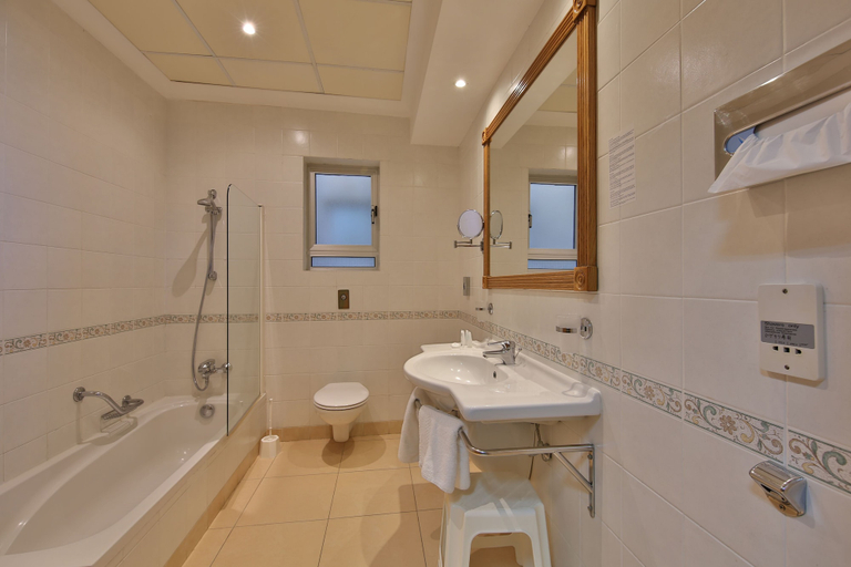 Bathroom 5, Paradise Bay Resort