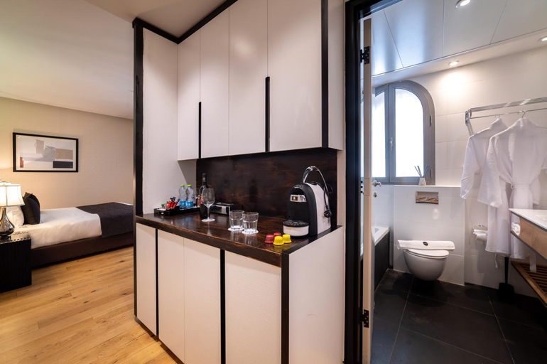 Others 4, Stay Kook Suites