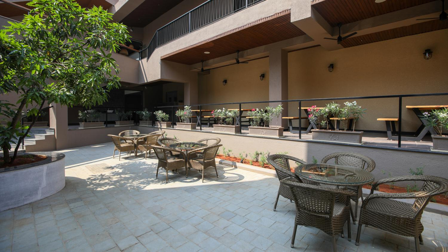 Food & Drinks 2, Golden Fields Resort ( A Unit Of Beaver Golden Fields ), Pune