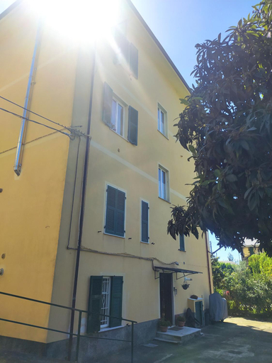 Exterior 10