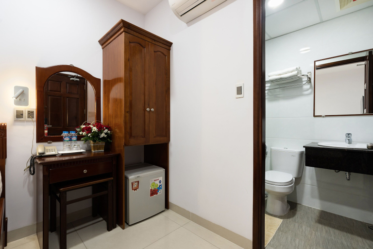 Bathroom 4, Hoang Luxury Hotel Dist 1 Ho Chi Minh, District 1