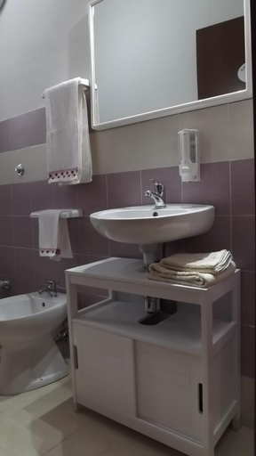 Bathroom 3, B & B Il Mirto 2, Carbonia-Iglesias