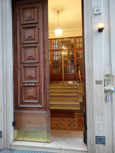 Others 5, Landlord in Trastevere, Rome