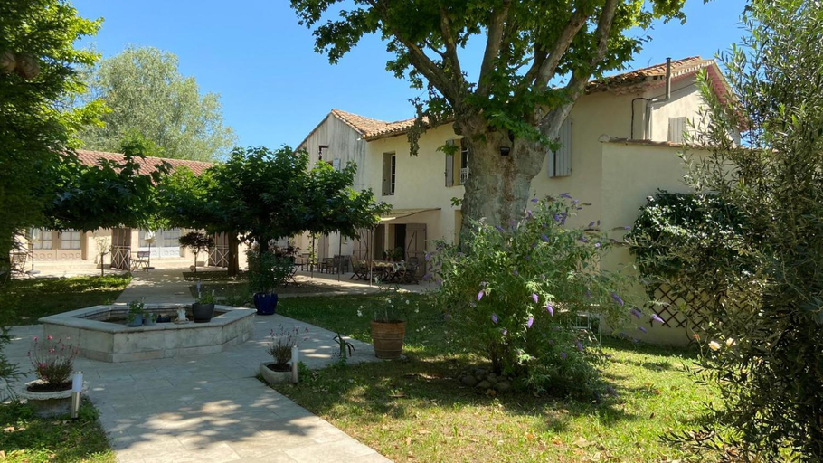 Others 5, Mas des Cigognes, Vaucluse