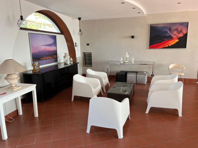 Food & Drinks 5, Villa Leucatia, Catania