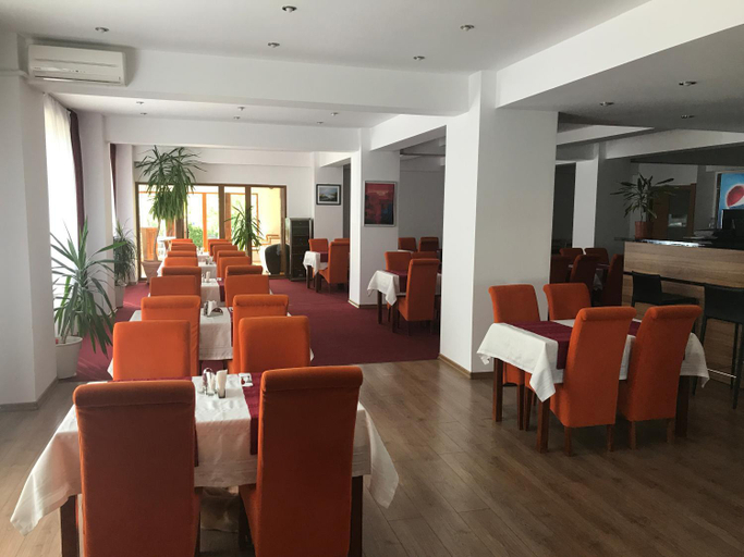 Food & Drinks 5, Pensiunea Otopeni, Otopeni