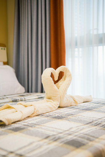 Others 3, Luxurious 2 Bedroom in Uptown BGC Taguig, Taguig